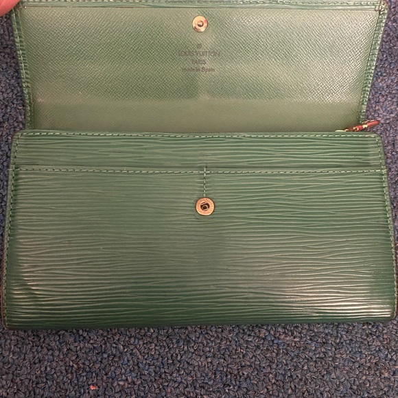Louis Vuttion Green Epi leather Sarah wallet - Picture 4 of 14